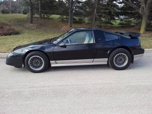 Black Fiero GT 1986